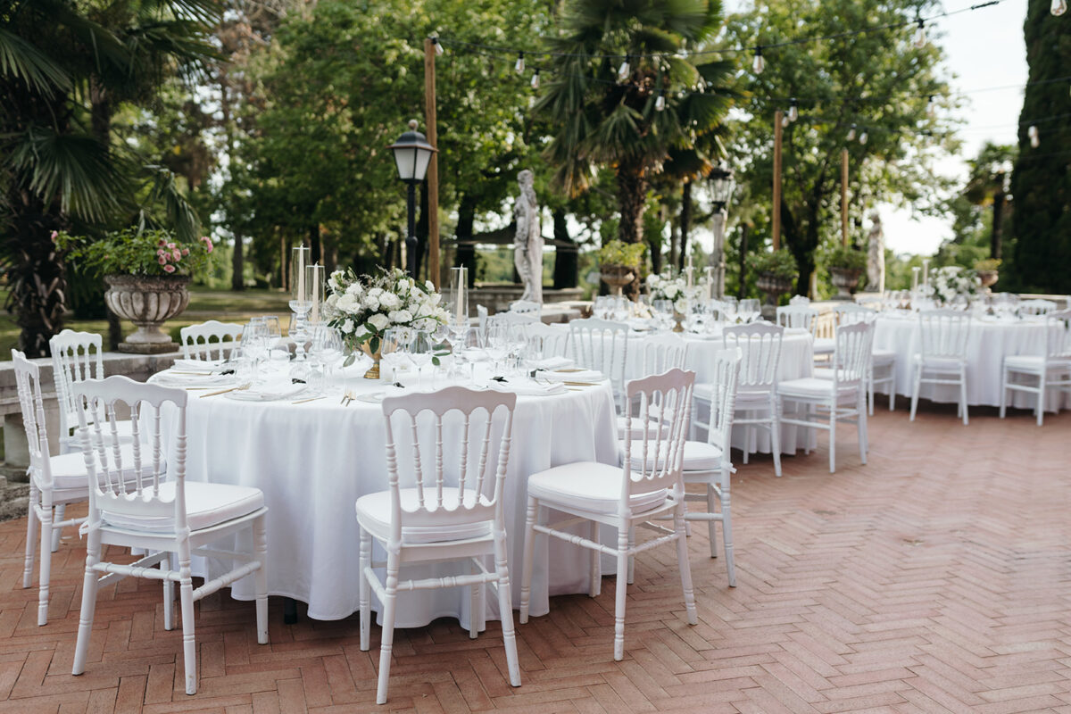 Dekoration bei Abendessen im Schloss bei Italienhochzeit